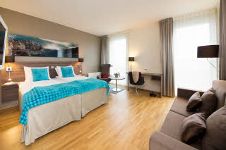 Copyright: : Tord-Erik Andresen, Hotellfoto.no, +4798826280, post@hotellfoto.no Scandic Stavanger Airport, Sola, junior suite